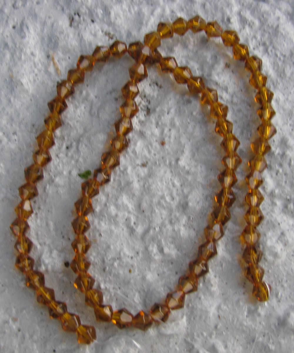 Glaspärlor Bicone - Brun, 4 mm, 1 sträng Hilmas Pyssel