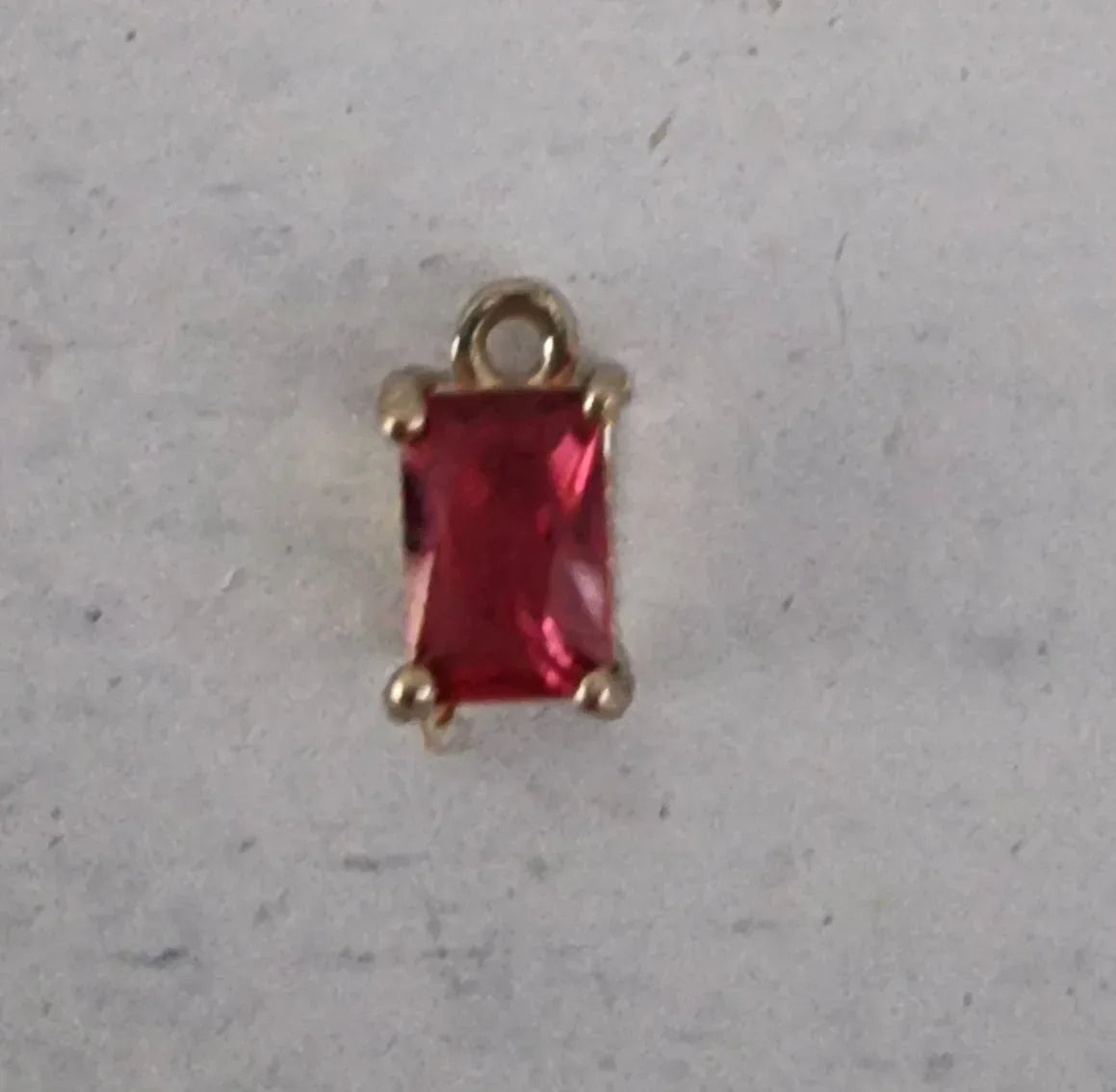 Berlock Facetterad - Rektangel med Röd zircon, 5x8mm 1 styck Grekisk Metall