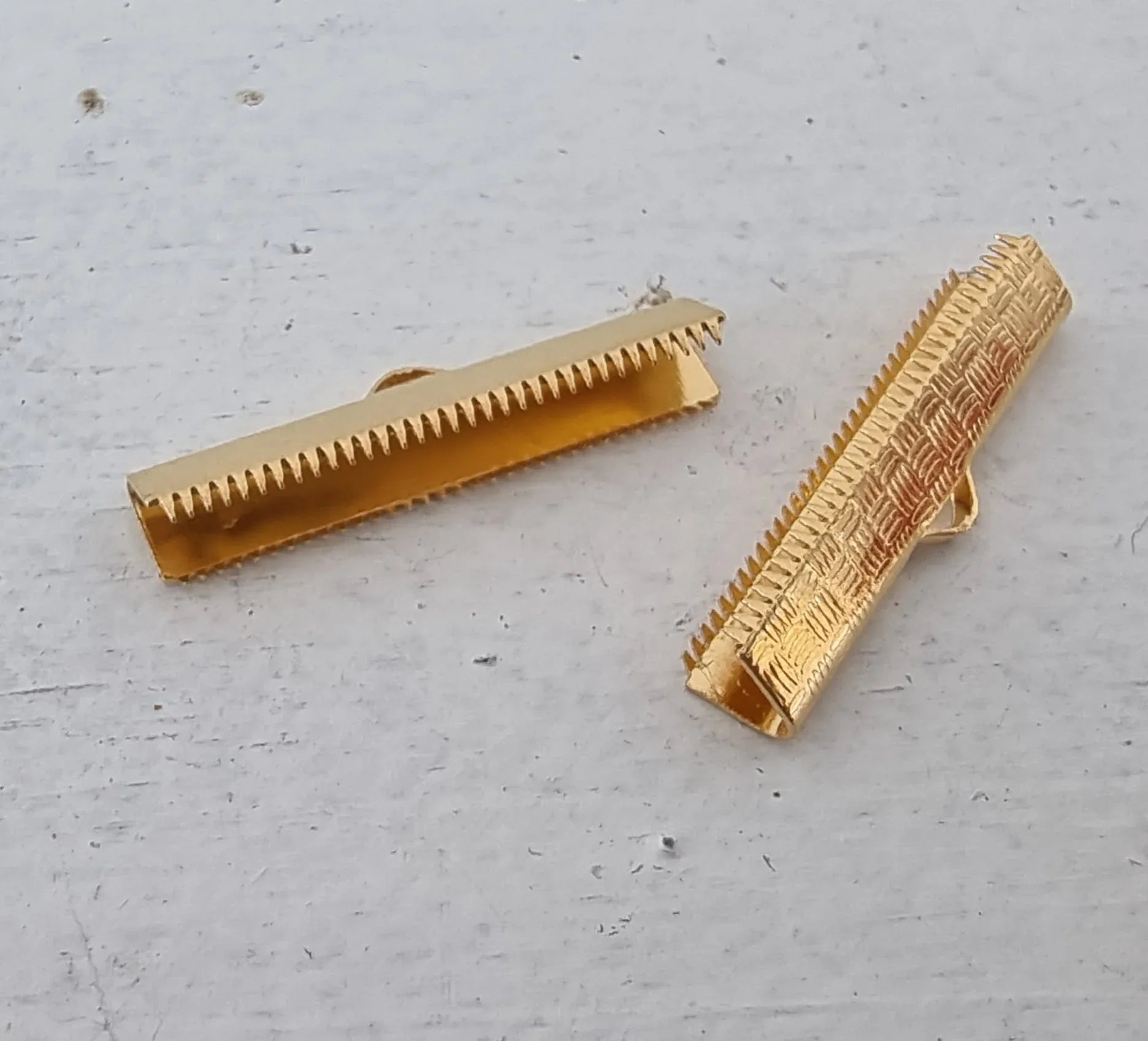 Ändfäste platta band 24k guldpläterad - Bredare modell, 29 mm, 2-pack Grekisk Metall