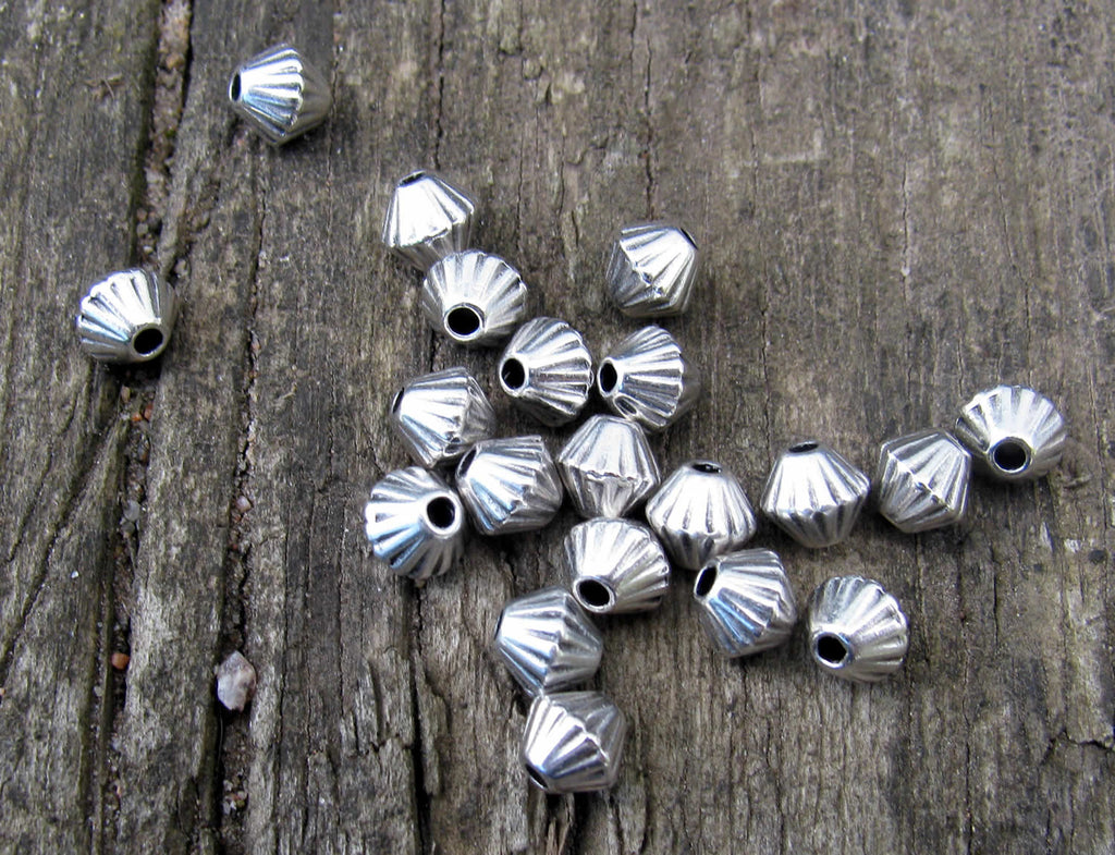 Mellandel Silverfärgad - Liten randig bicone, 4,7x4,3 mm, 20-pack Grekisk Metall