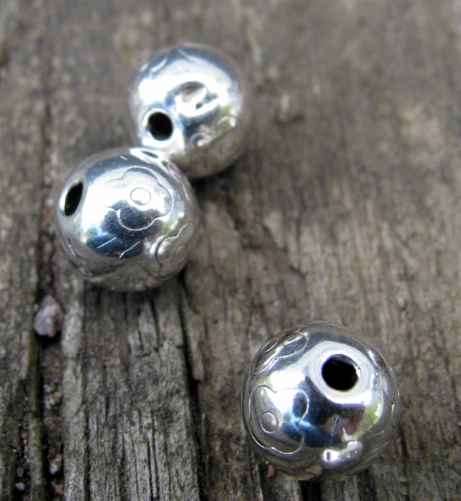 Mellandel Silverfärgad - Rund med Blommönster, 8 mm, 5-pack Grekisk Metall