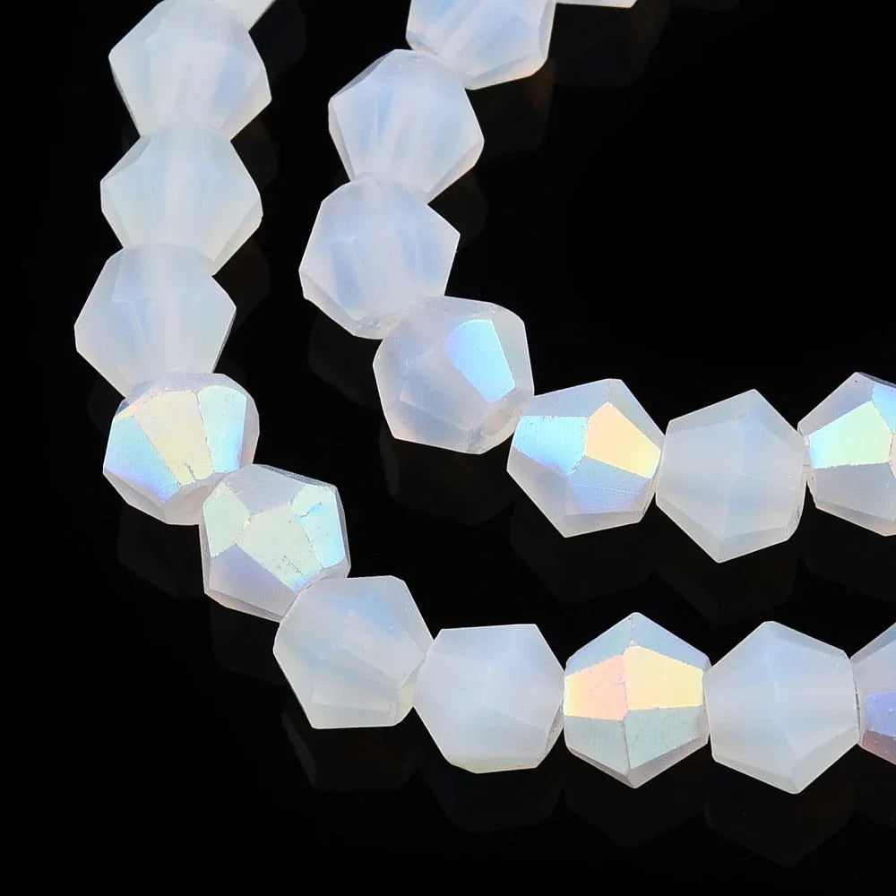 Glaspärlor Bicone - Matt Jadeimitation Vit AB, 4mm Hilmas Pyssel
