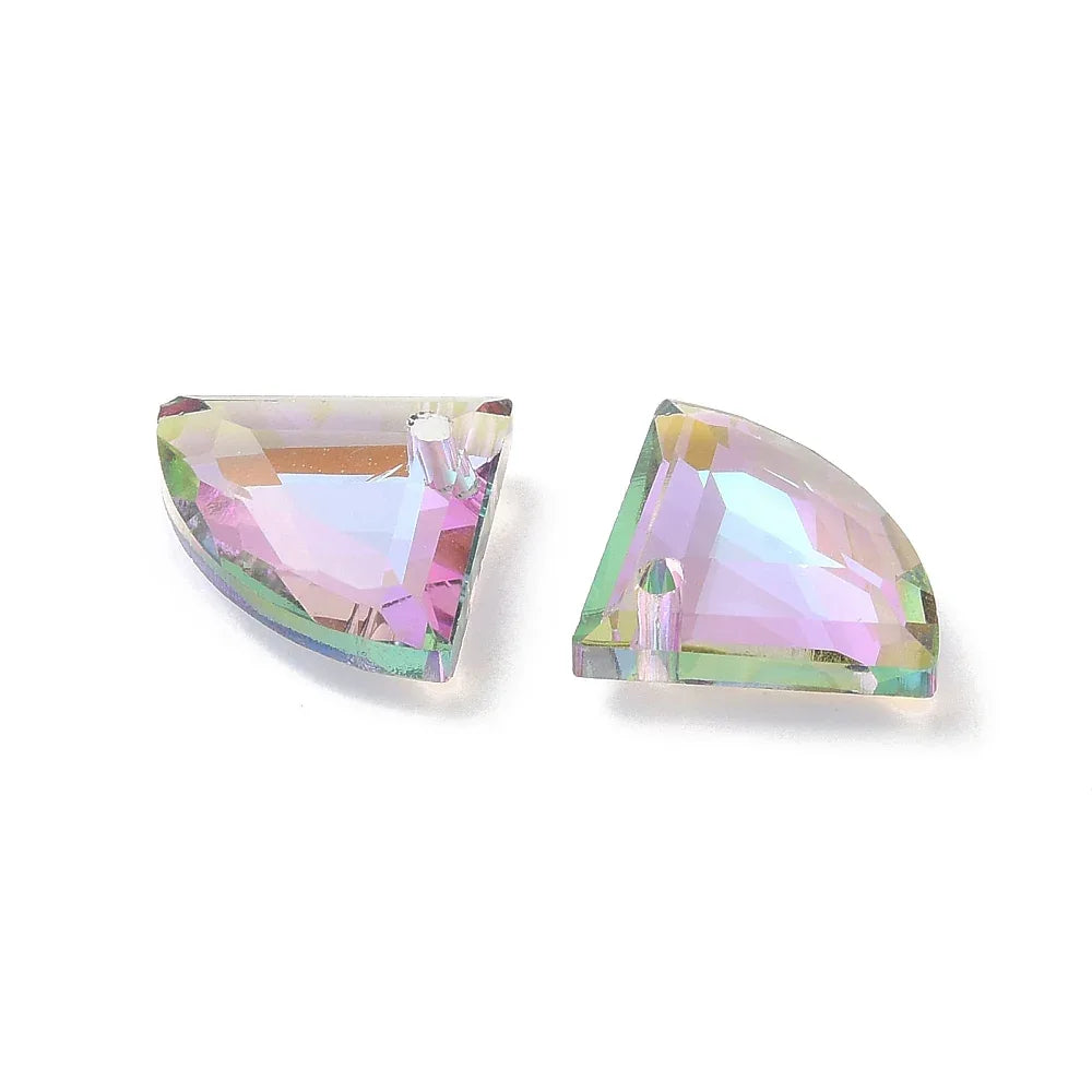 Facetterade glaspärlor - Triangel Shimmer Thistle 12x15mm 1 styck Hilmas Pyssel