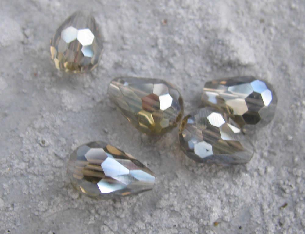 Facetterade droppar - Rökgrå, 12x8mm, 1 sträng Hilmas Pyssel