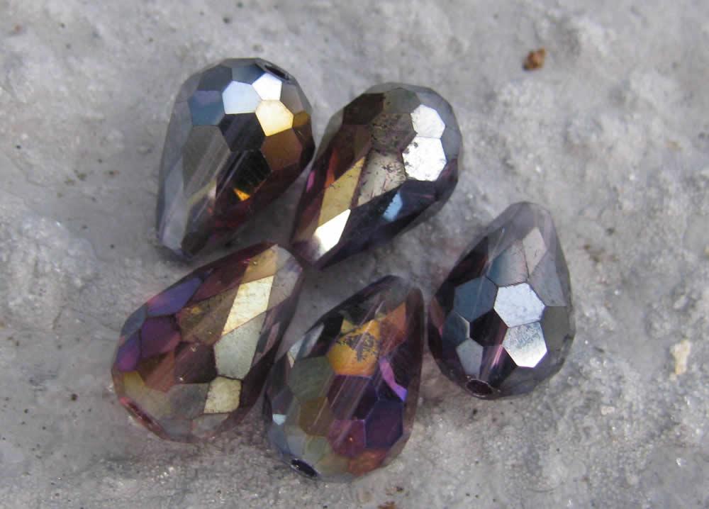 Facetterade droppar - Mörklila, 12x8mm, 1 sträng Hilmas Pyssel