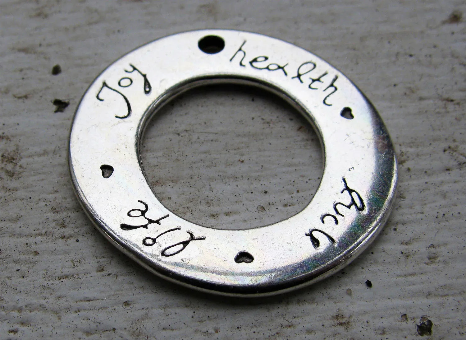 Hänge Silverfärgad - Ring "Joy Health Luck Life" 30mm 1 styck Grekisk Metall