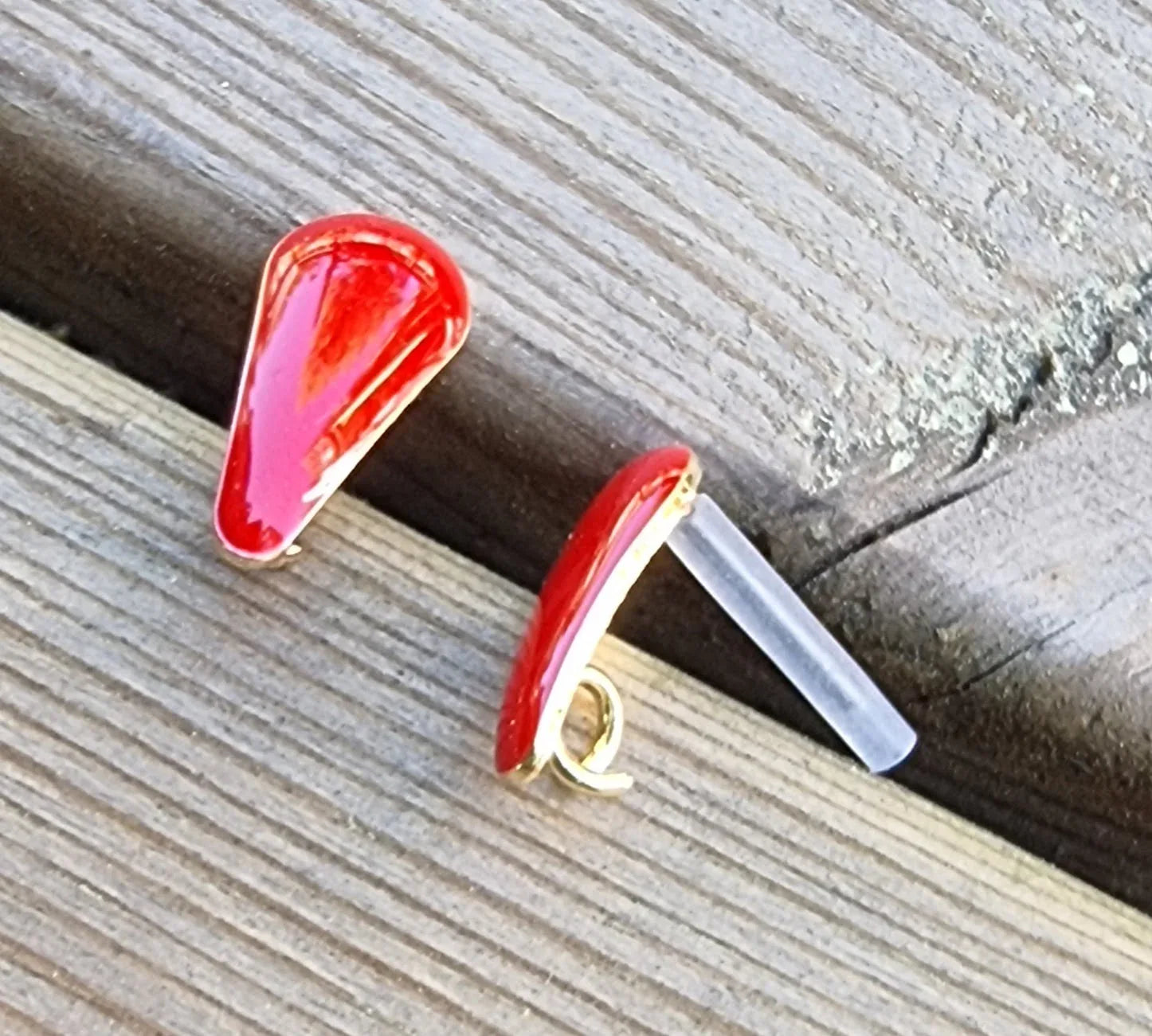 Örstickare Emalj - Röd droppe, 2-pack Grekisk Metall