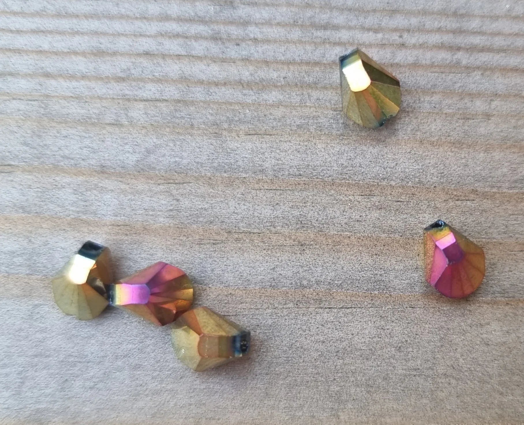 Facetterade droppar - Snäckformad rosa/guld/brons, 8,5x6mm 1 styck Hilmas Pyssel