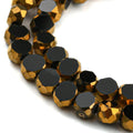 Glaspärlor platta runda facetterade - Svart med guld kant, 4mm 1 sträng Hilmas Pyssel