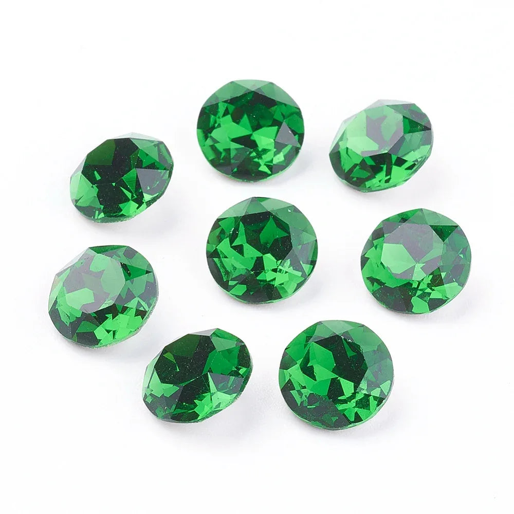 Kinesisk strass - Round stone Fern Green 10mm 1 styck Hilmas Pyssel