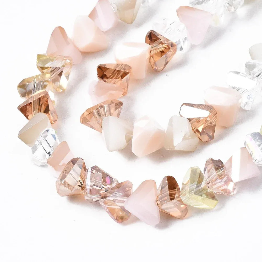 Glaspärlor - Triangel- chips Rosa mix 1 sträng Hilmas Pyssel