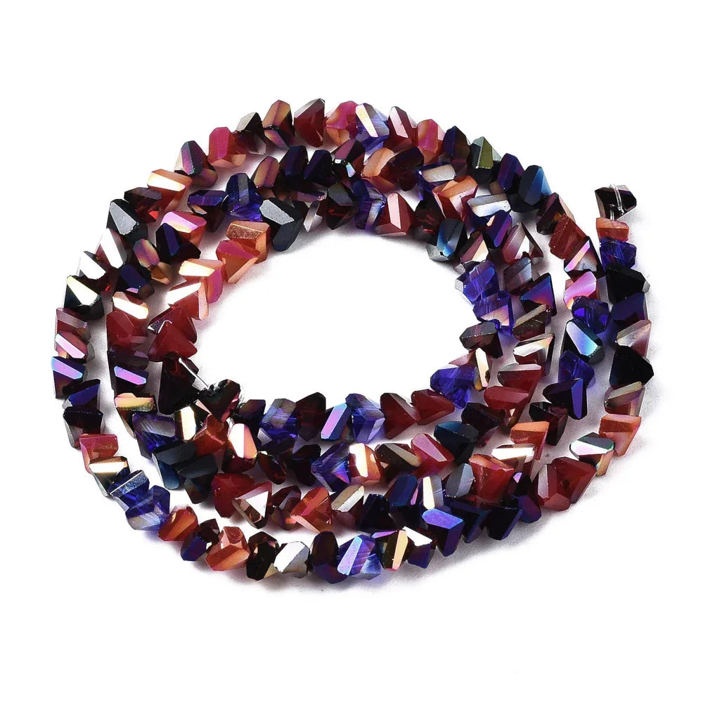 Glaspärlor - Triangelchips Mörk Mix 1 sträng Hilmas Pyssel