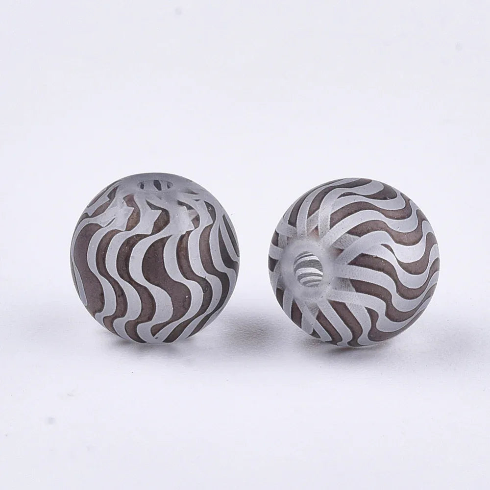 Glaspärla Rund - Randigt mönster Coconut brown 8mm 1 styck Hilmas Pyssel