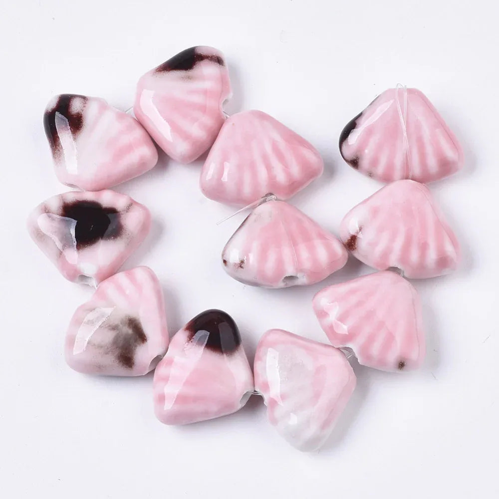 Porslinspärla - Triangelsnäcka Rosa med brunt 1 styck Hilmas Pyssel