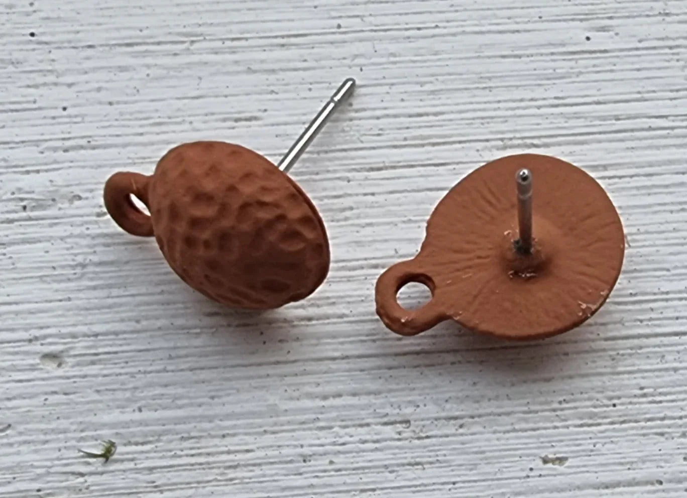 Örstickare Brun - Runt knottrig 10mm, 2-pack Grekisk Metall