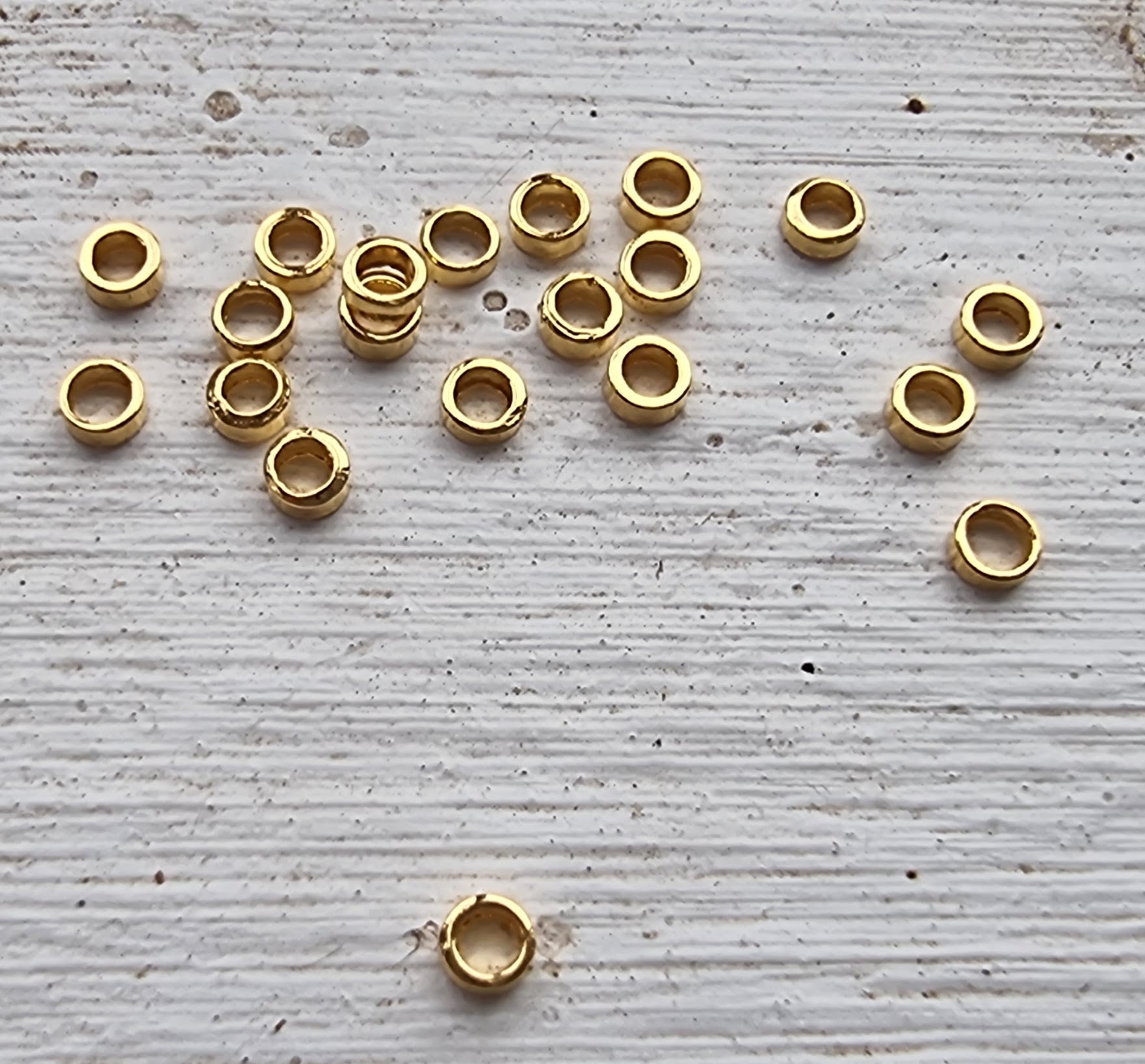 Mellandel 24k guldpläterad - Mini rondell 2x0.8mm 20-pack Grekisk Metall