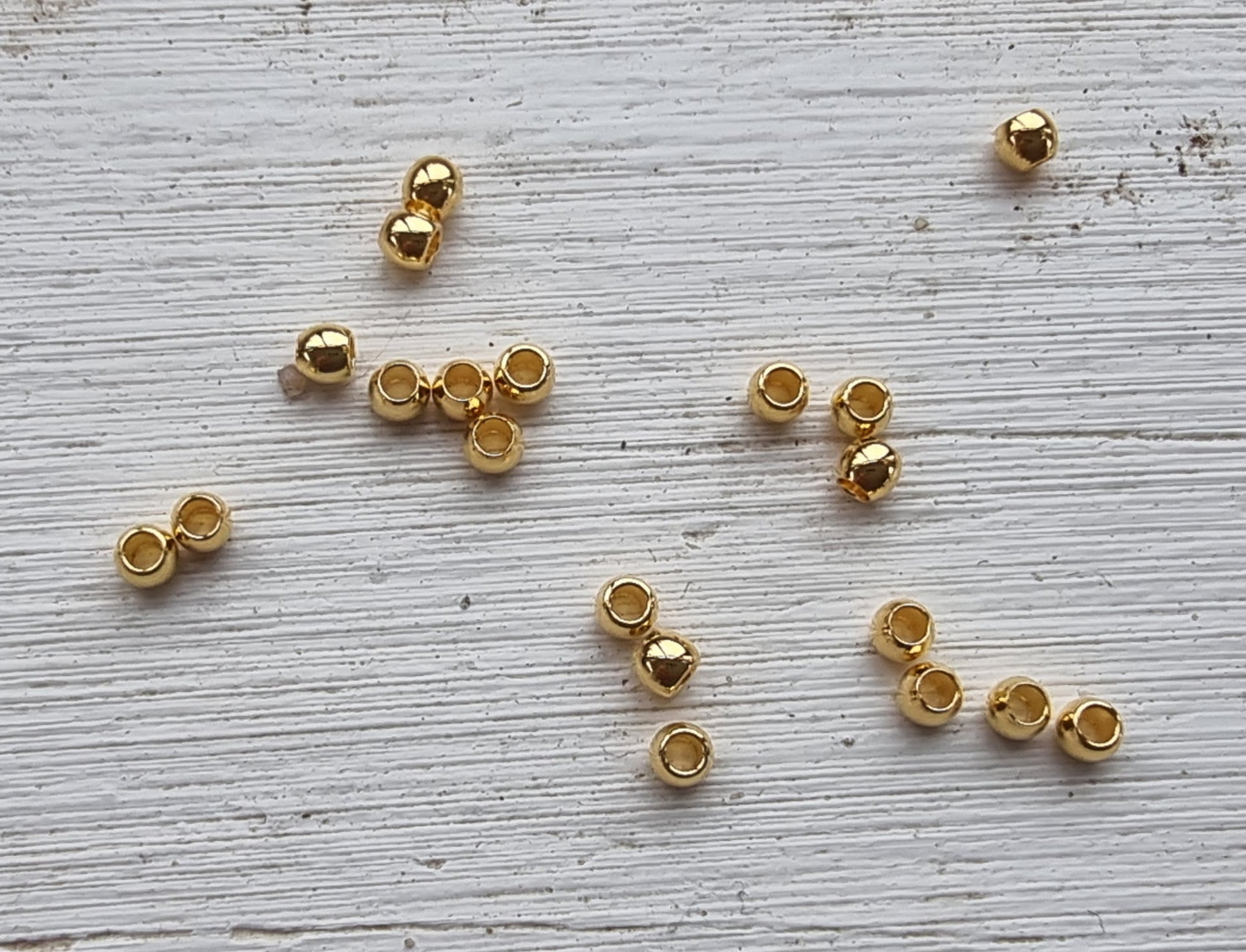 Mellandel 24K Guldpläterad - Rund 3x2,3mm 20-pack Grekisk Metall