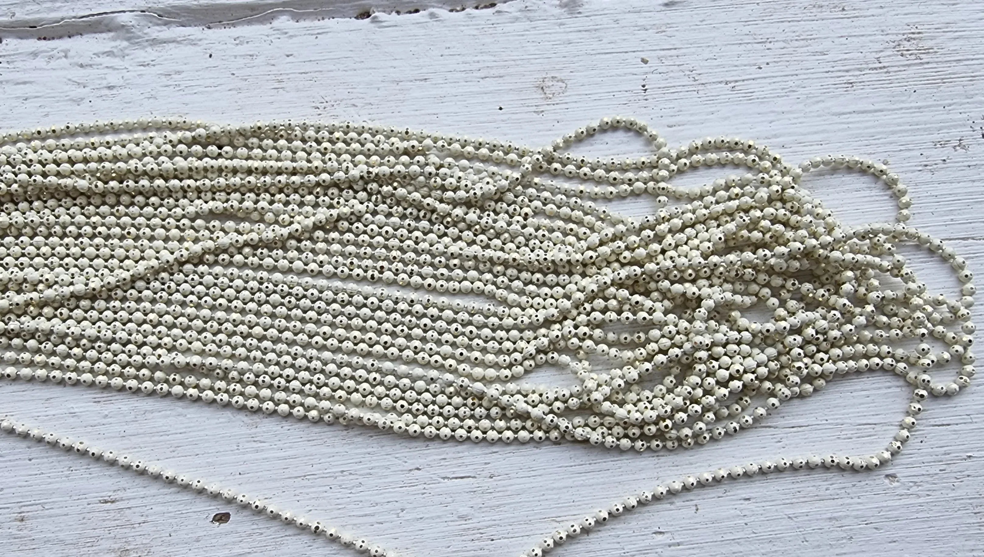 Kulkedja Diamond Cut 1,5mm - Beige med guldfärg, 5m Grekisk Metall