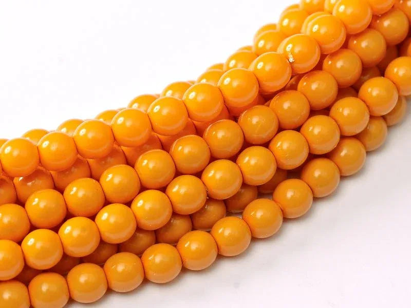 Tjeckiska Fiesta Pearl - Shiny Pumpkin 2mm, 1 sträng Hilmas Pyssel