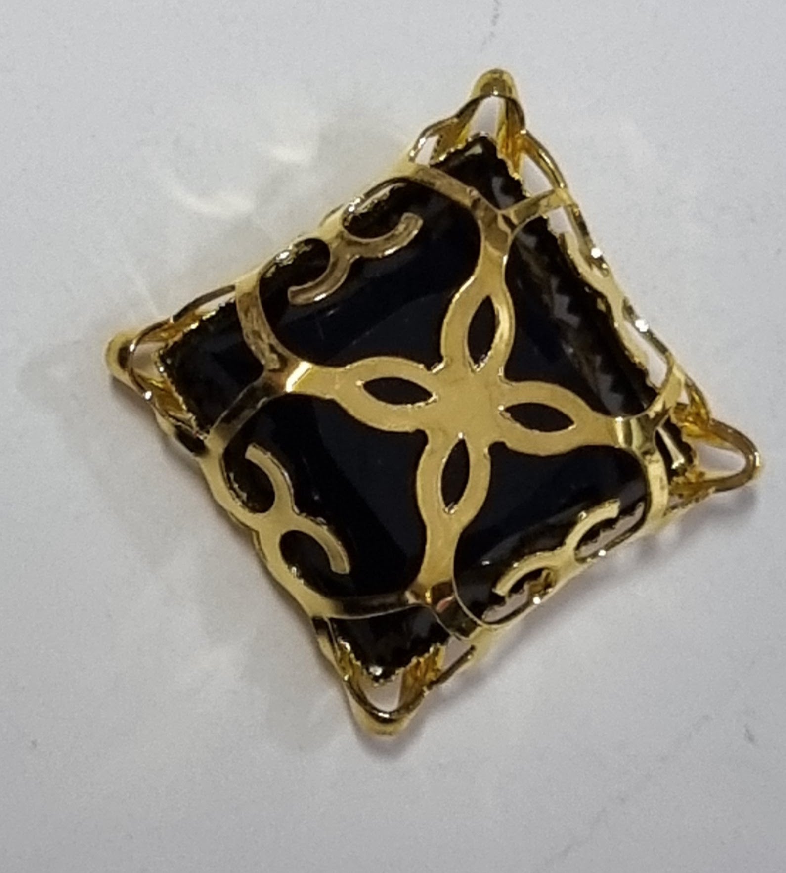 Glassten med infattning - Guldfärgad med svart sten 15mm 1 styck Grekisk Metall