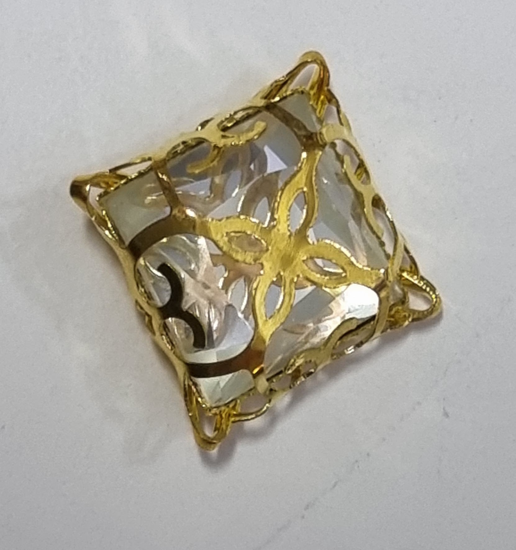 Glassten med infattning - Guldfärgad med klar sten 15mm 1 styck Grekisk Metall