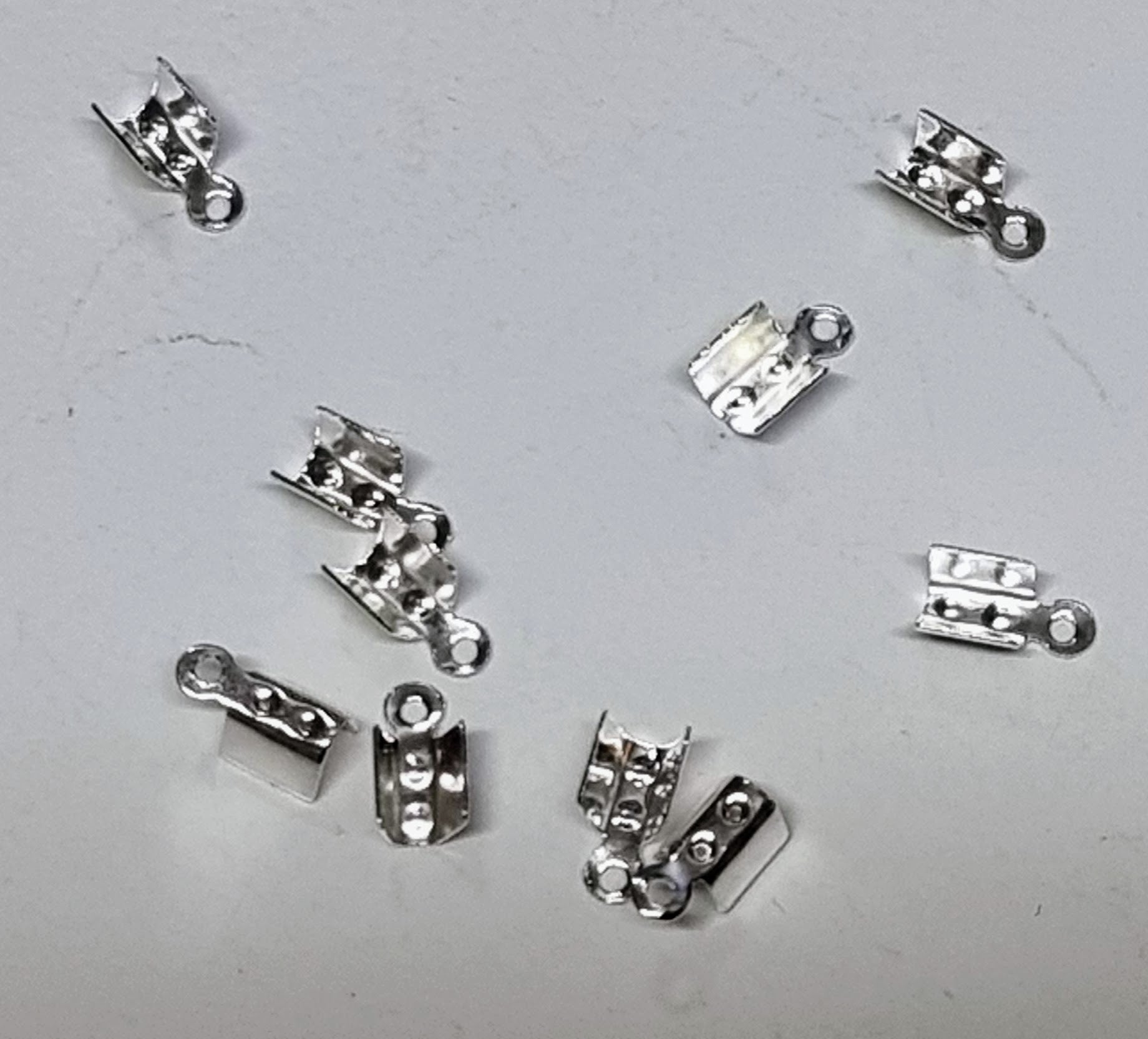 Fästen Ljut silverfärgade - För runda band 2 mm 10-pack Grekisk Metall