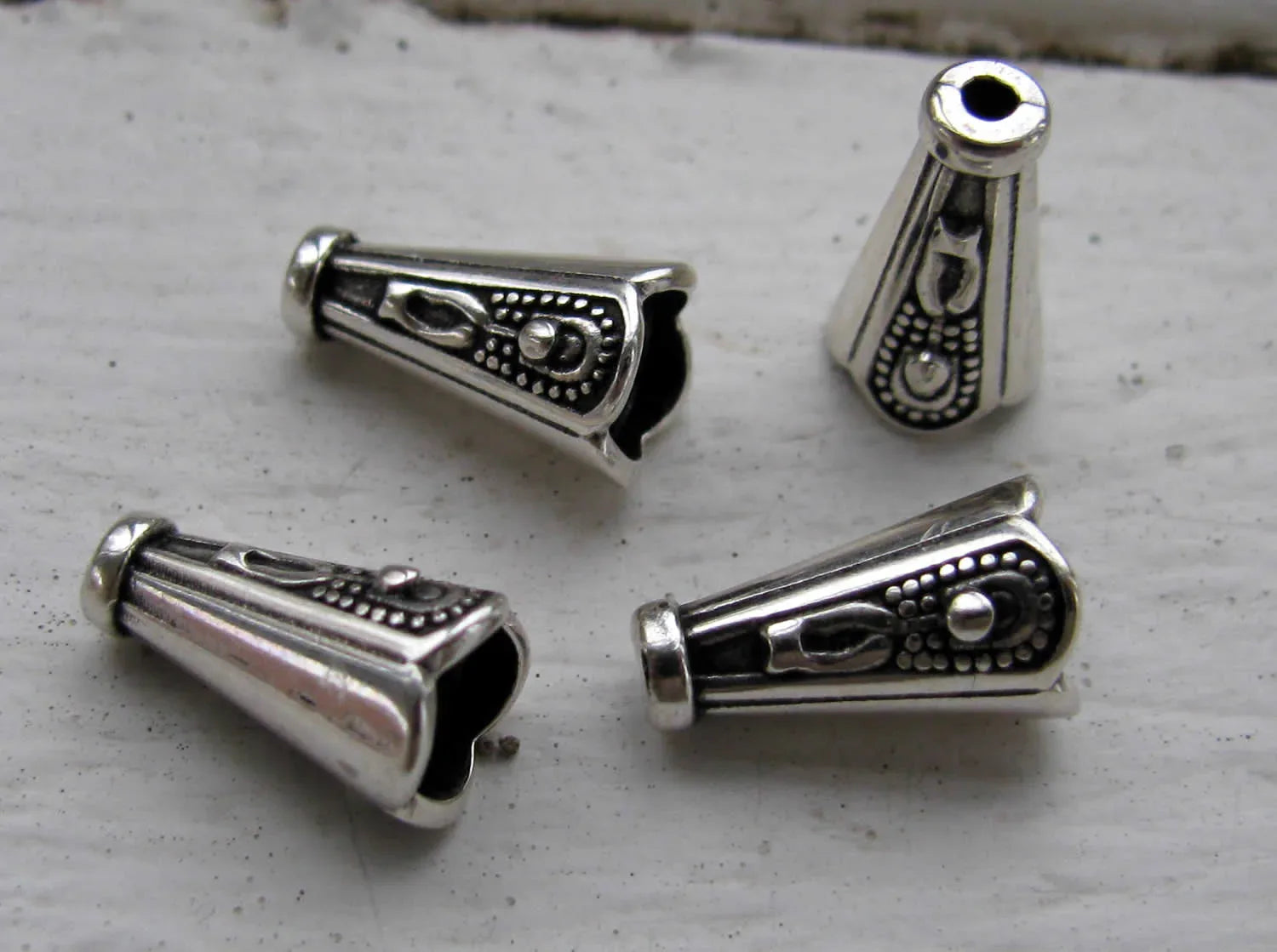 Koner Silverfärgad - Avlång med Mönster, 13x7mm, 4-pack Grekisk Metall