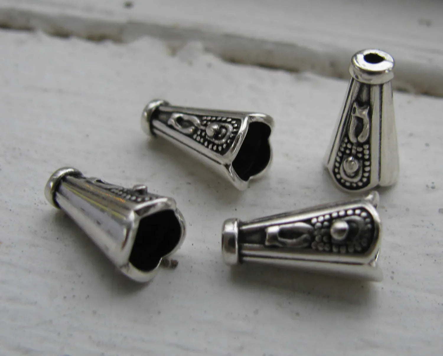 Koner Silverfärgad - Avlång med Mönster, 13x7mm, 4-pack Grekisk Metall