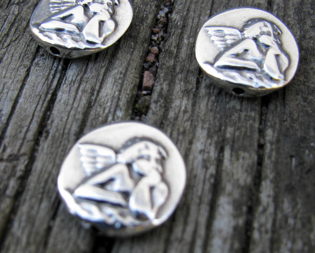 Mellandel Silverfärgad - Plattrund med ängel 15mm, 3-pack Grekisk Metall