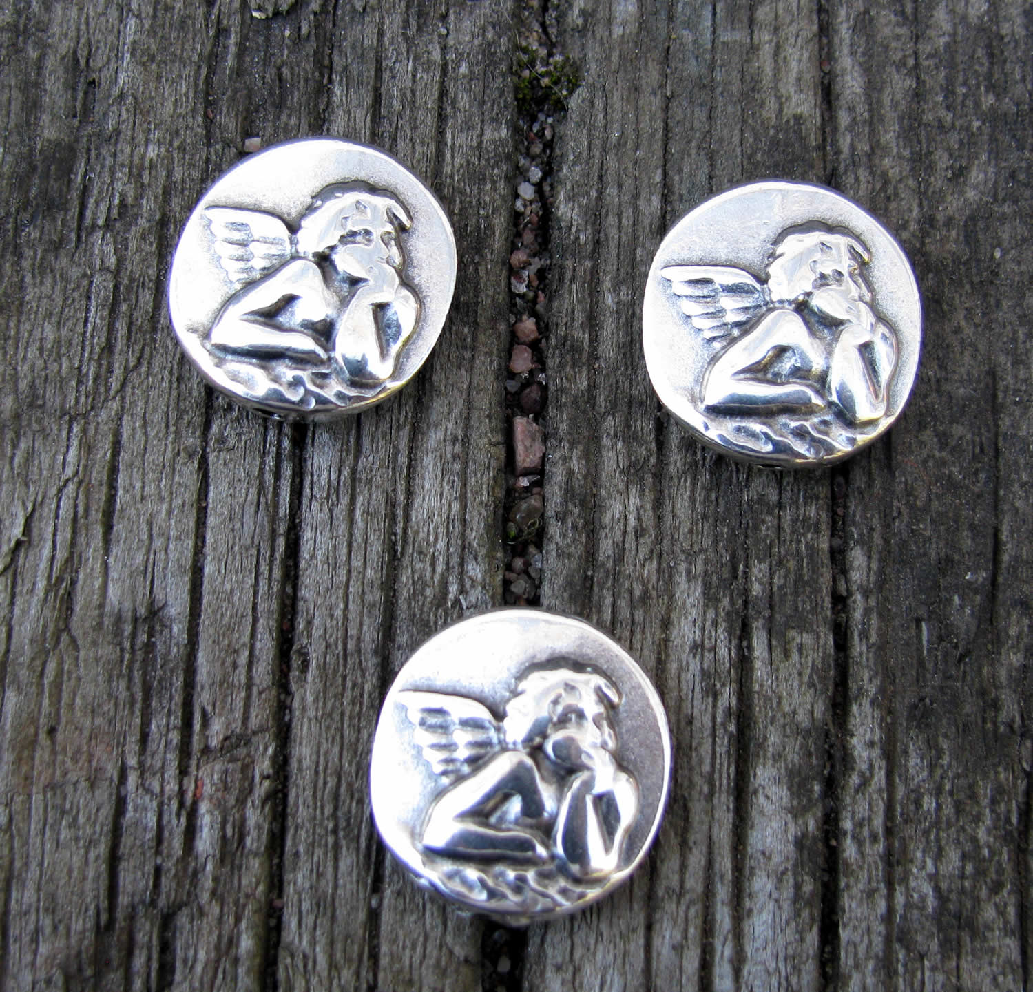 Mellandel Silverfärgad - Plattrund med ängel 15mm, 3-pack Grekisk Metall