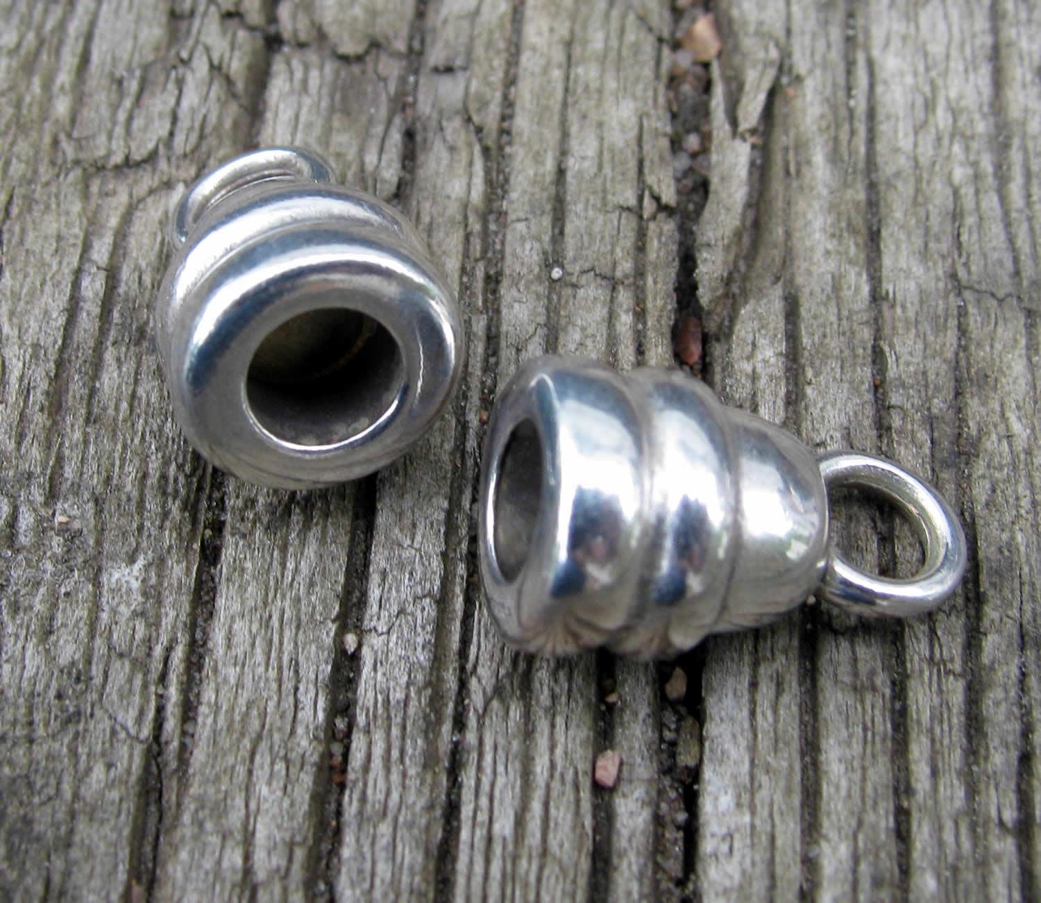 Ändfäste Silverfärgad - Bullig med rand 5,2mm hål, 2-pack Grekisk Metall