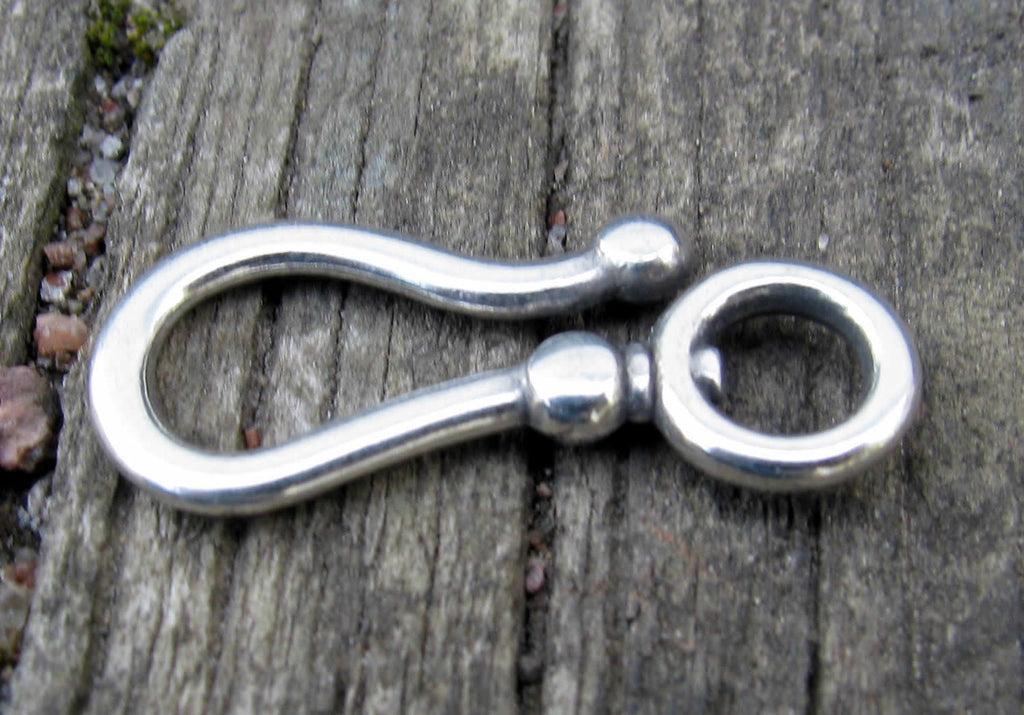 Haklås silverfärgat - Stilrent med prickar, 1 styck Grekisk Metall