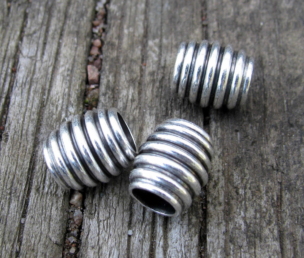 Mellandel silverfärgad - Tunna med ränder, stort hål, 3-pack Grekisk Metall