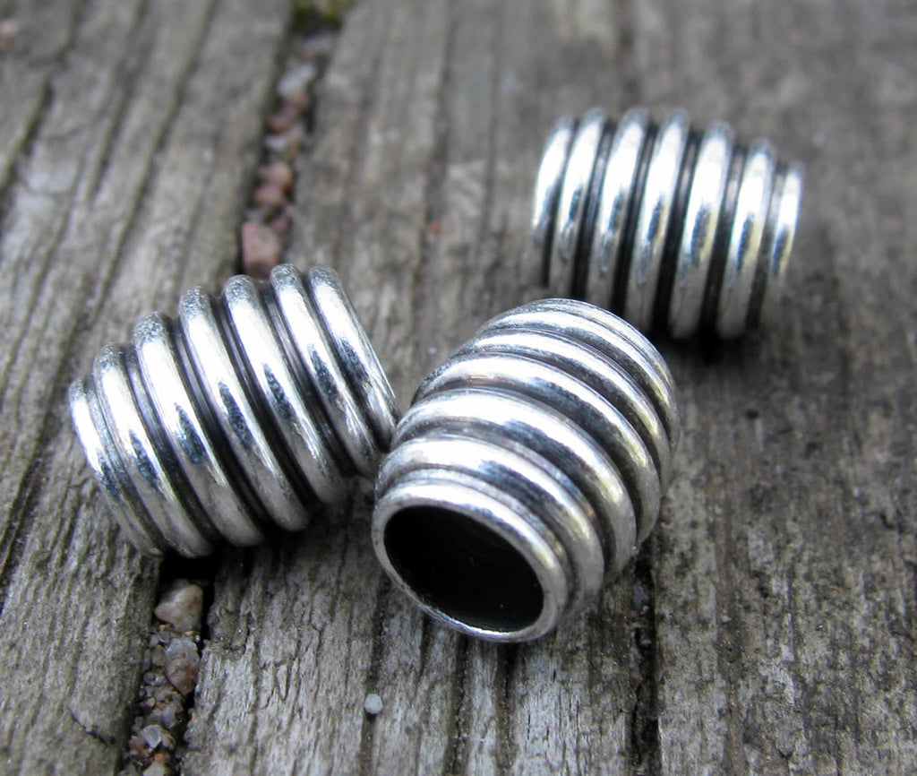 Mellandel silverfärgad - Tunna med ränder, stort hål, 3-pack Grekisk Metall