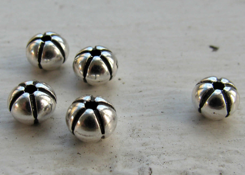 Mellandel Silverfärgad - Rund Pumpa 6x4,6mm - 5-pack Grekisk Metall