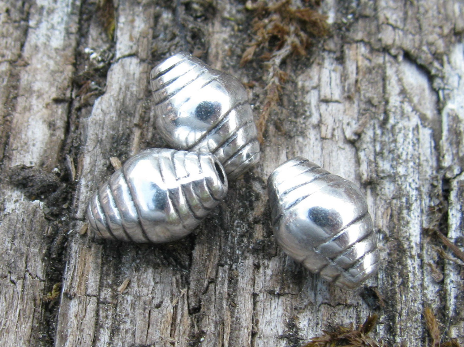 Mellandel Silverfärgad - Bicone med Ränder, 9x6mm, 3-pack Grekisk Metall