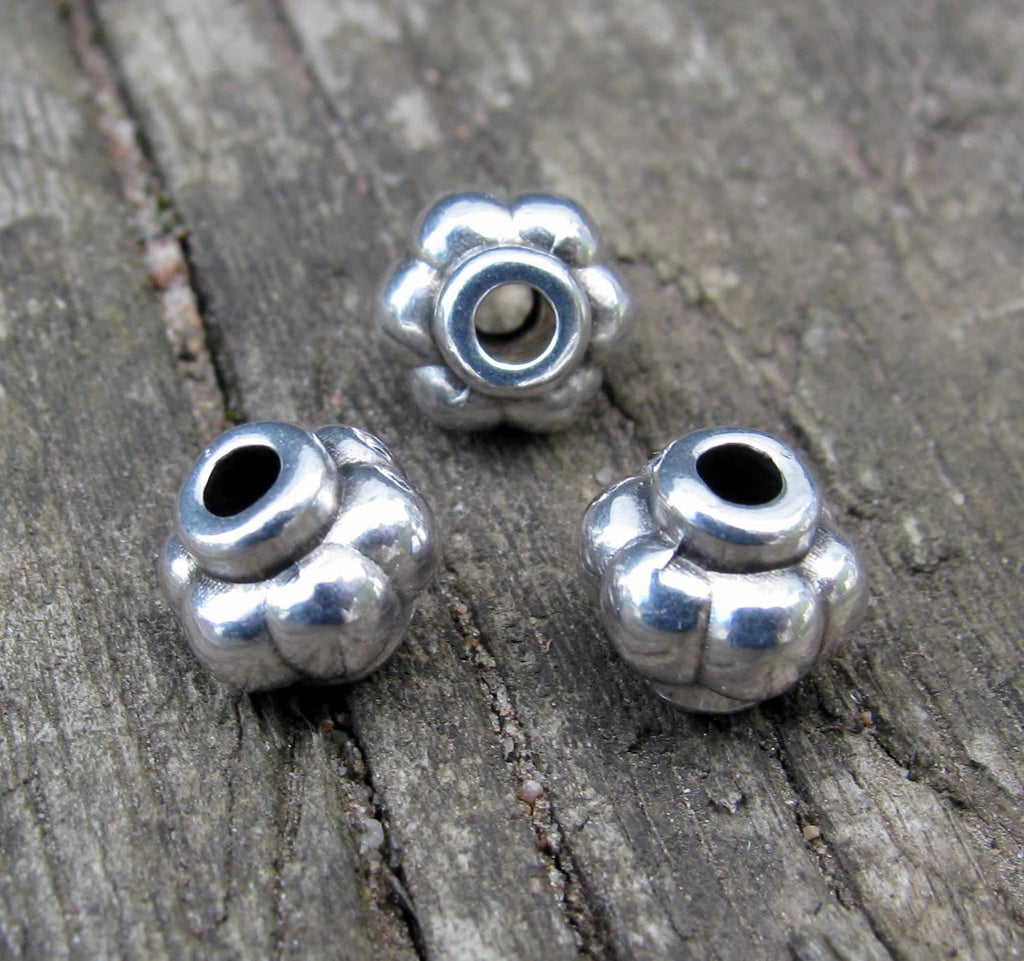 Mellandel Silverfärgad - Rund pumpaformad 8mm 3-pack Grekisk Metall