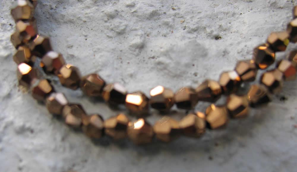 Glaspärlor Bicone - Elektropläterade Koppar 3mm, 1 sträng Hilmas Pyssel