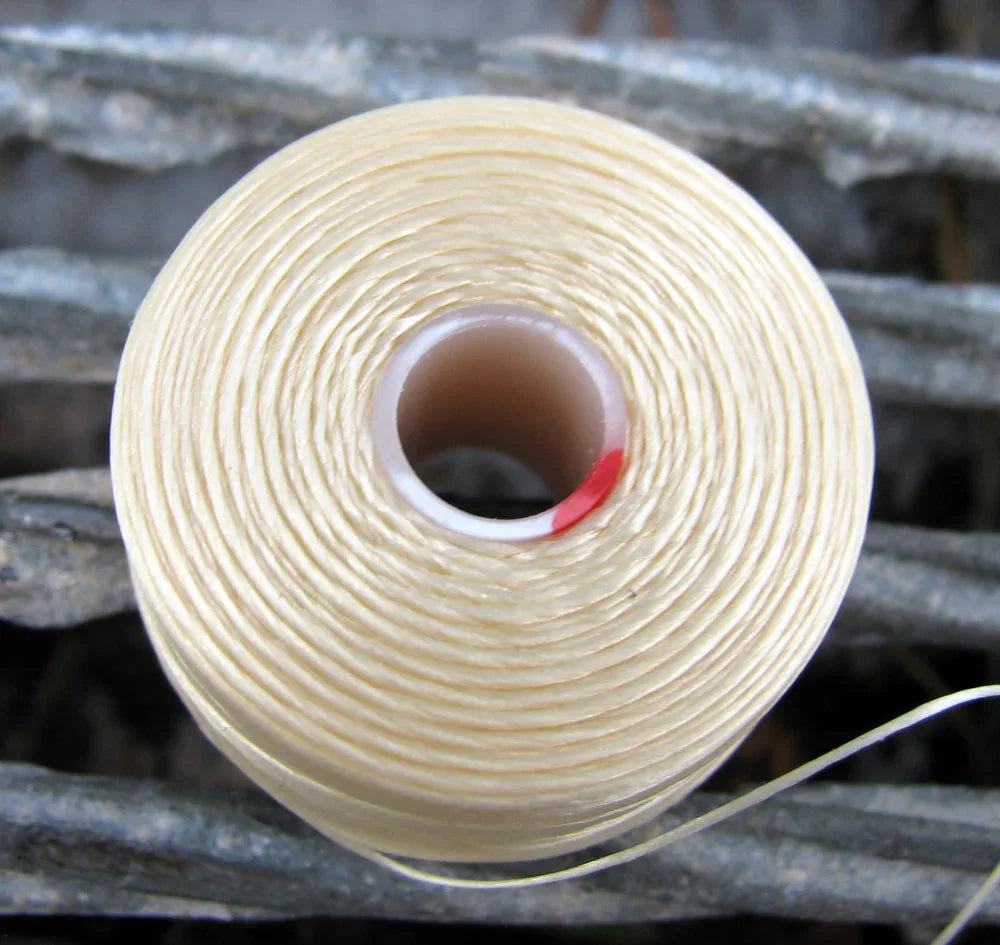S-Lon Bead thread - Cream Strl D, 1 Rulle Hilmas Pyssel