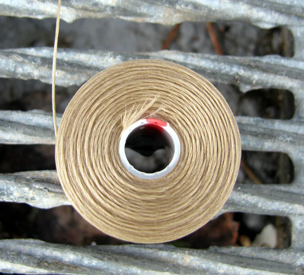 S-Lon bead thread - Light brown strl D, 1 rulle Hilmas Pyssel