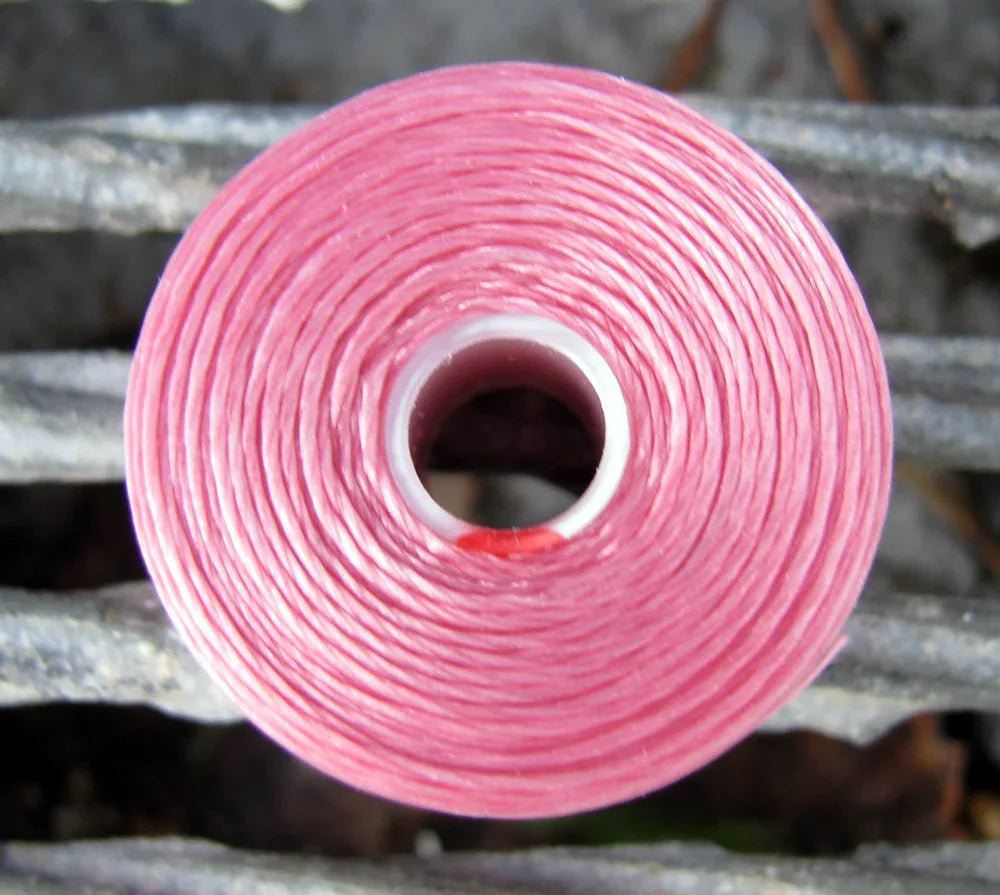 S-Lon bead thread - Rosa strl D, 1 rulle Hilmas Pyssel