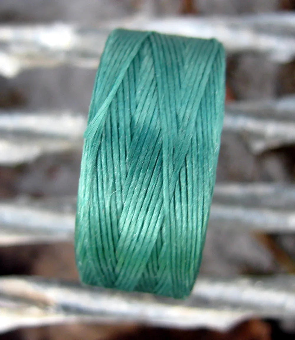 S-Lon Bead thread - Sea foam, Storlek D, 1 Rulle Hilmas Pyssel