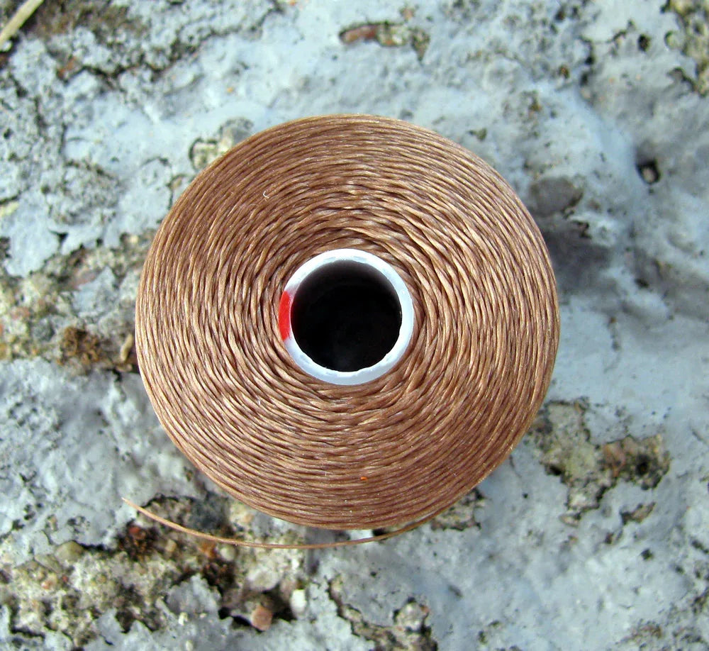 S-Lon Bead Thread - Light Copper / Ljus Koppar, Strl D 1 rulle Hilmas Pyssel