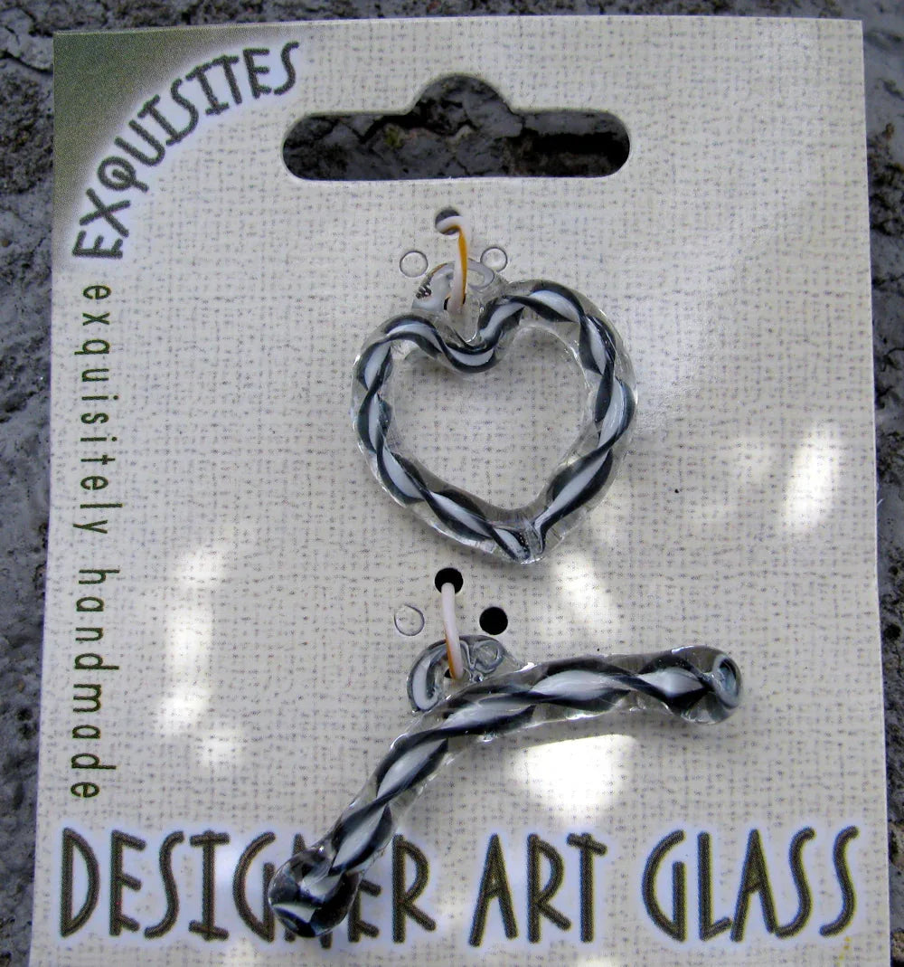 Stavlås Glas - Hjärta Klart med Svart/Vit Swirl, 1 Set Hilmas Pyssel