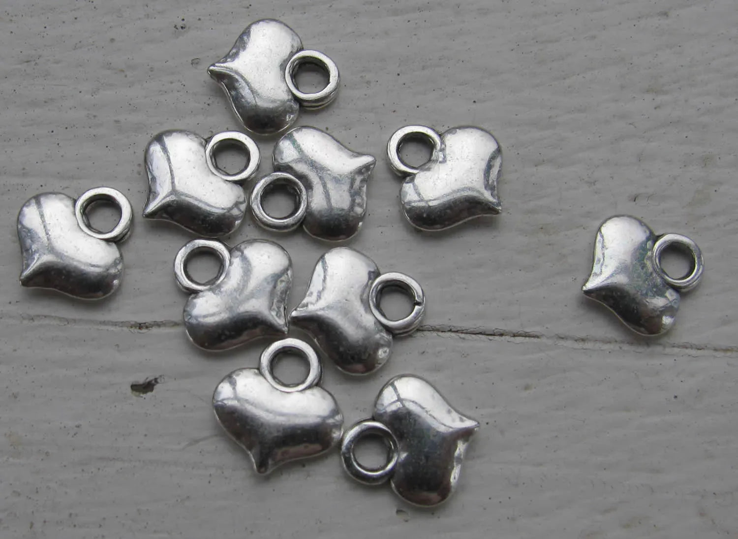 Berlock Silverfärgad - Bulligt Hjärta, 10-pack Grekisk Metall