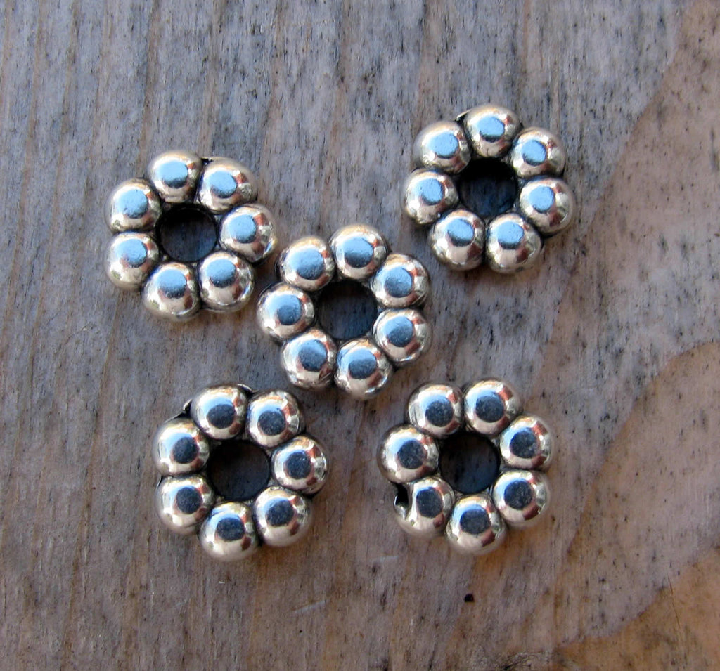 Mellandel Silverfärgad - Stor Daisy 8,5mm 5-pack Grekisk Metall