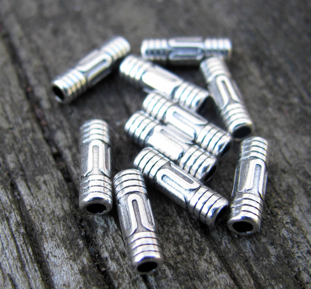 Mellandel Silverfärgad - Rör med ränder 9x3mm, 10-pack Grekisk Metall