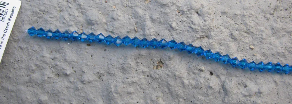 Tjeckiska MC Bicone - Capri Blue 4 mm, 30- stycken Preciosa