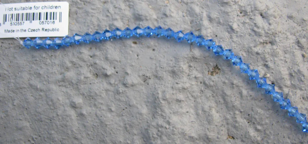 Tjeckiska MC Bicone - Sapphire 4 mm, 30- pack Preciosa