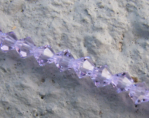Tjeckiska MC Bicone - Violet 4 mm, 1 sträng Preciosa